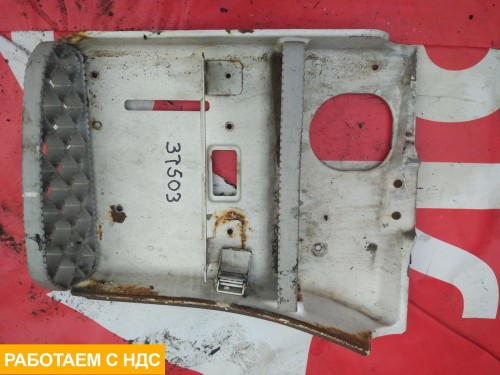 Корпус подножки левый