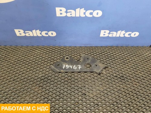 Кронштейн патрубков отопителя
